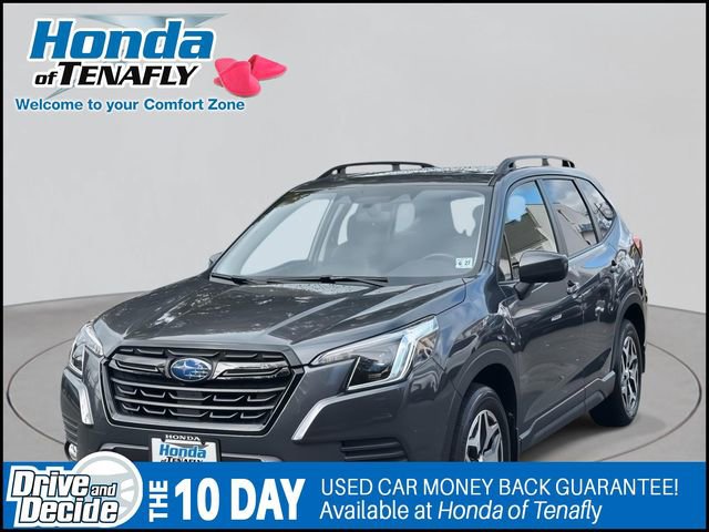 Used 2022 Subaru Forester Premium image 2