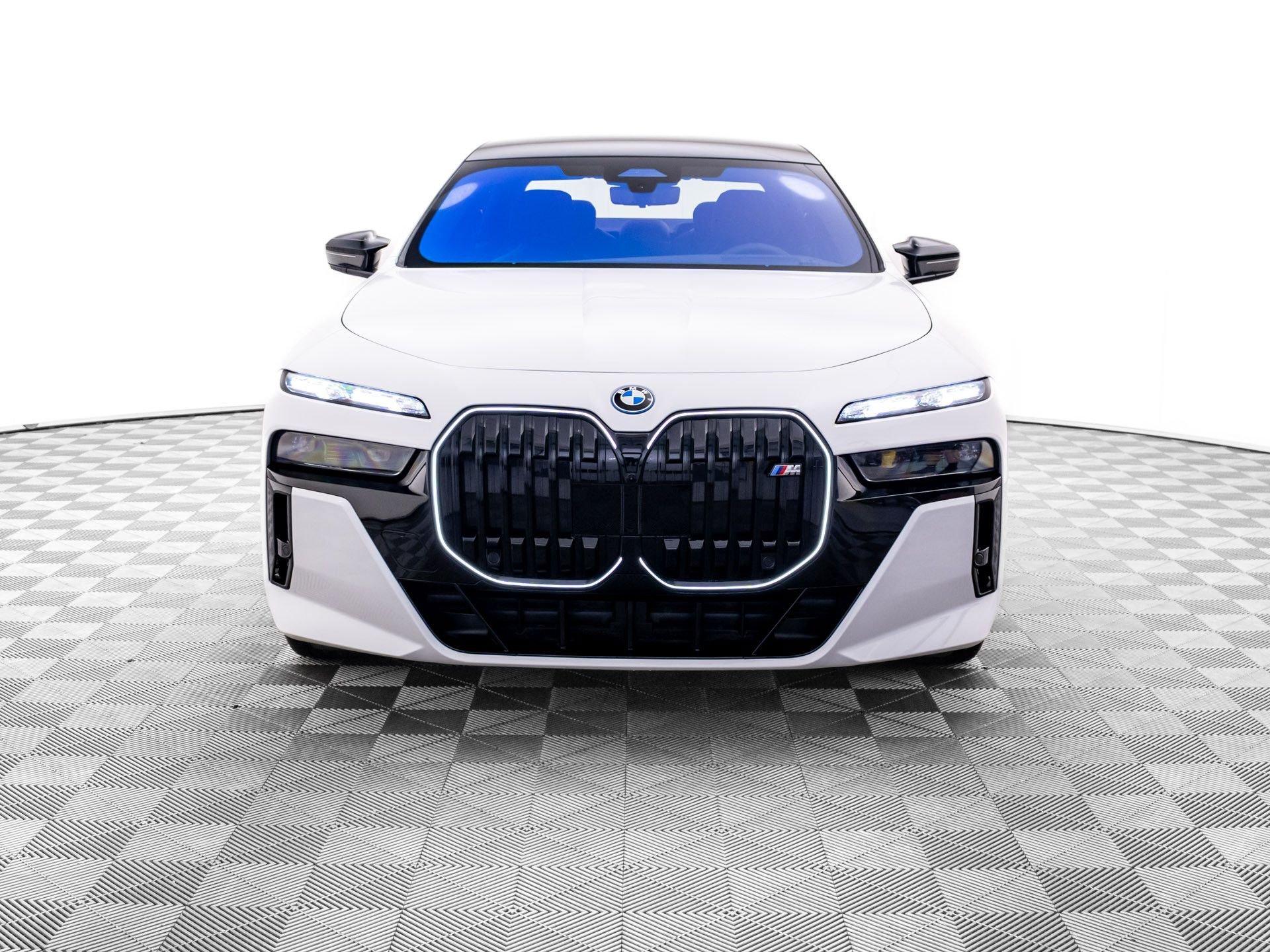 New 2026 BMW i7 M70 AWD/4WD image 10