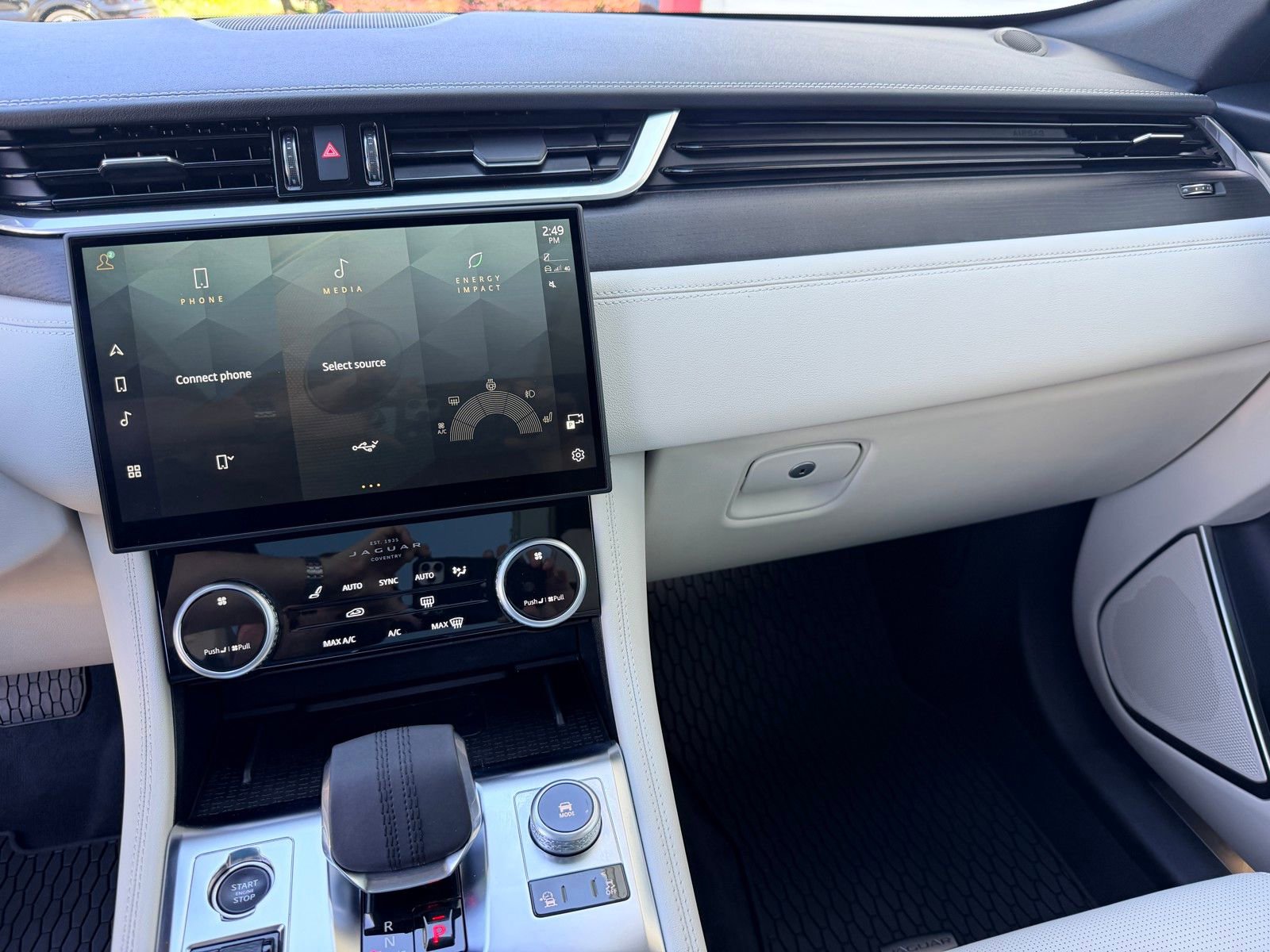 Used 2025 Jaguar F-PACE R-Dynamic S AWD/4WD image 10
