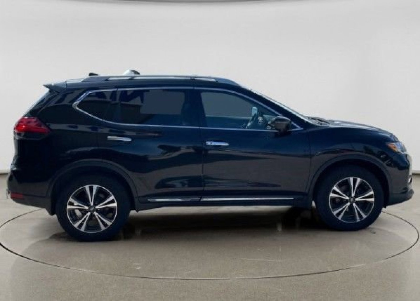 Used 2017 Nissan Rogue SL w/ SL Premium Package AWD/4WD image 9