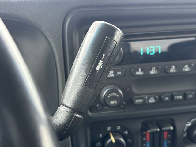 Used 2006 Chevrolet Silverado 2500 LT w/ Snow Plow Prep Package image 20