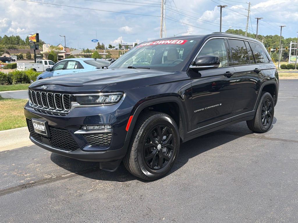Used 2023 Jeep Grand Cherokee Limited AWD/4WD image 4