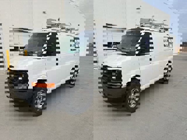 Used 2017 Chevrolet Express 2500 image 1