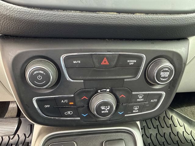 Used 2020 Jeep Compass Latitude FWD image 25