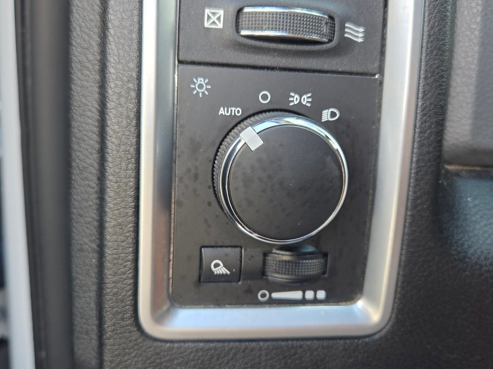 Used 2018 RAM 2500 SLT w/ Protection Group image 31