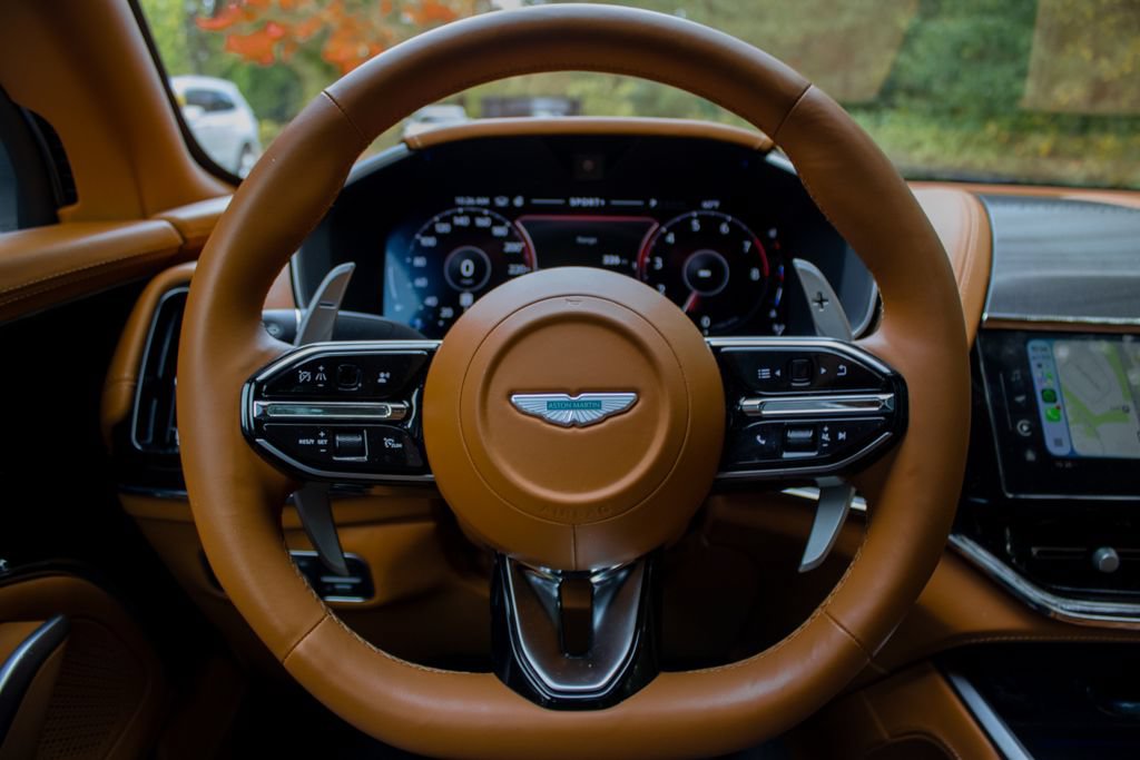 Used 2025 Aston Martin DBX 707 AWD/4WD image 17
