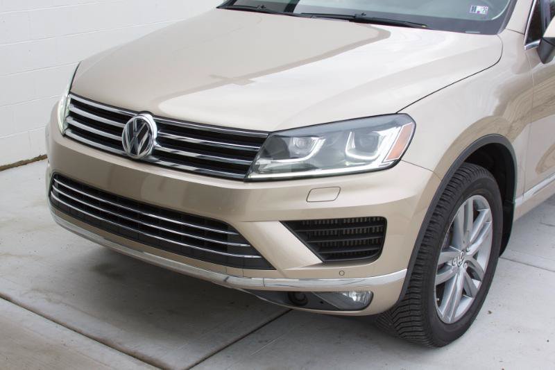 Used 2016 Volkswagen Touareg TDI AWD/4WD image 9