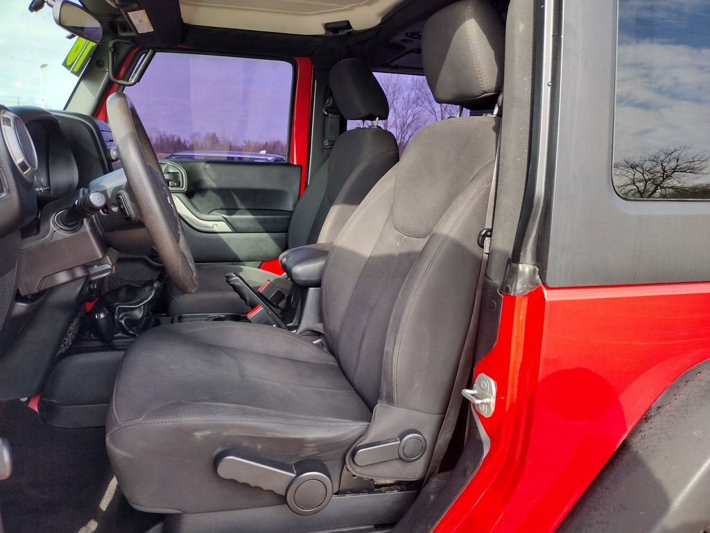 Used 2016 Jeep Wrangler Sport AWD/4WD image 2