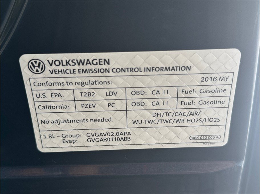 Used 2016 Volkswagen Golf S FWD image 26
