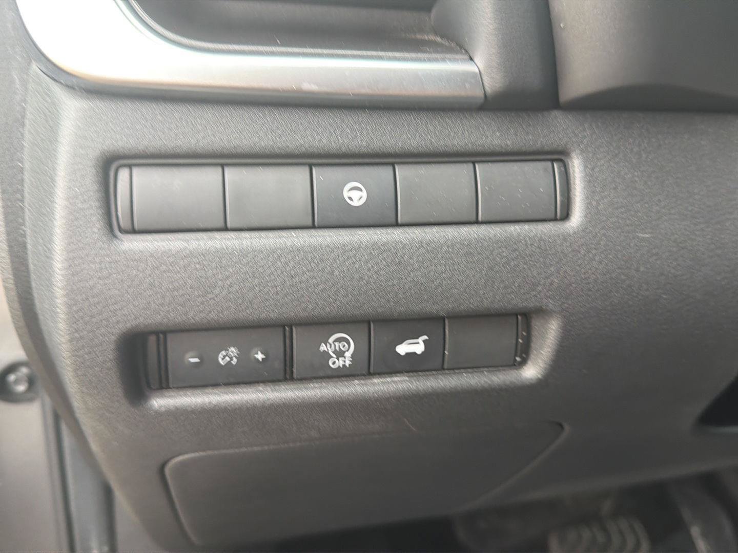 Used 2024 Nissan Rogue SV AWD/4WD image 19
