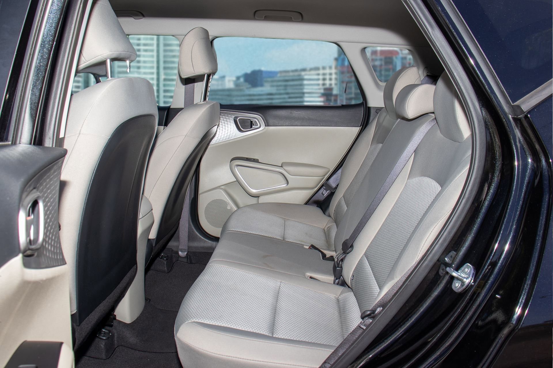 Used 2023 Kia Soul LX image 16