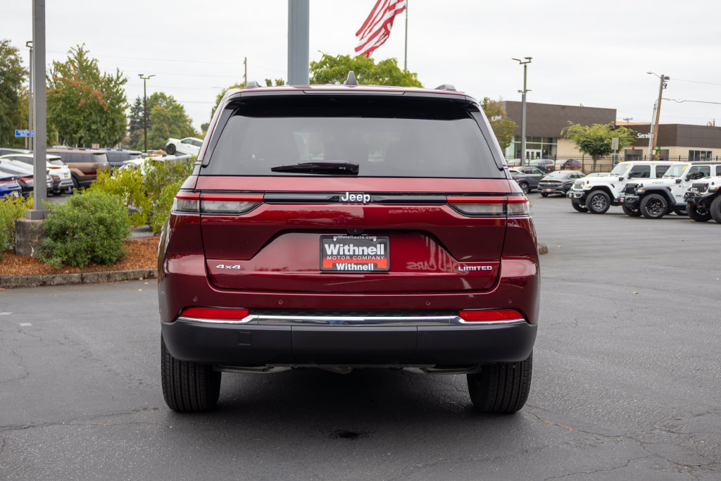 Used 2025 Jeep Grand Cherokee Limited AWD/4WD image 8