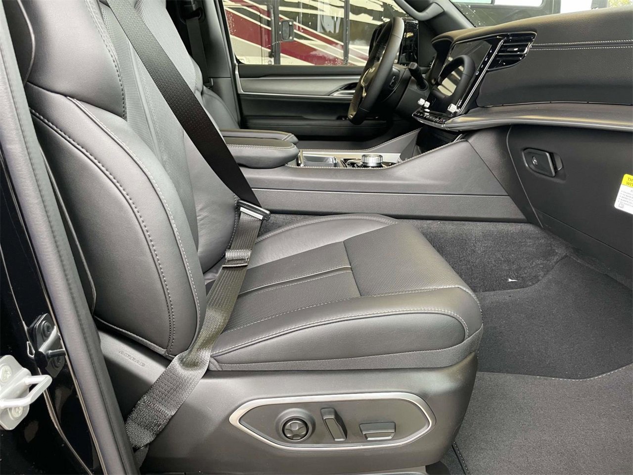 New 2025 Jeep Wagoneer Series II image 36