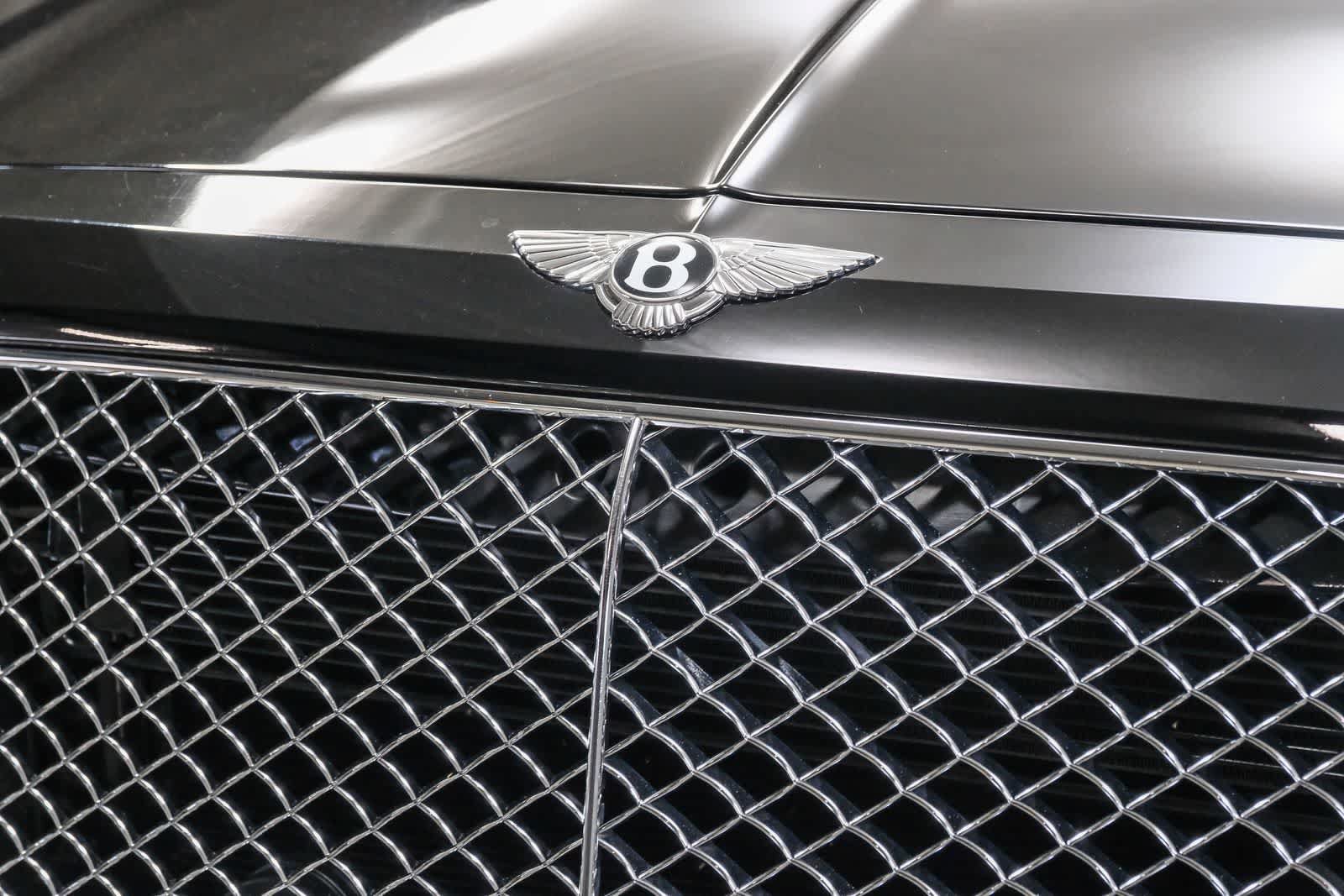 Used 2018 Bentley Bentayga AWD/4WD image 13