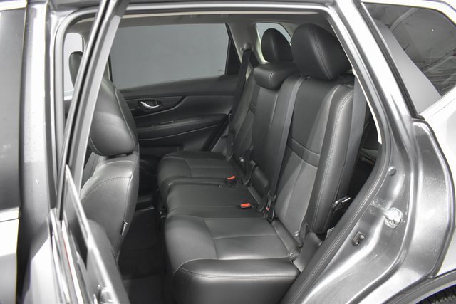 Used 2020 Nissan Rogue SL w/ Premium Package image 33