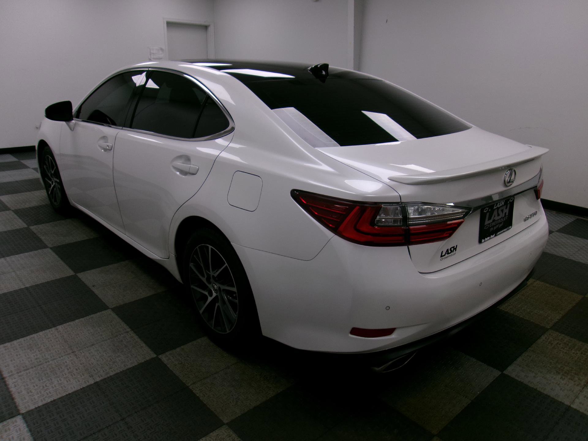 Used 2018 Lexus ES 350 image 2