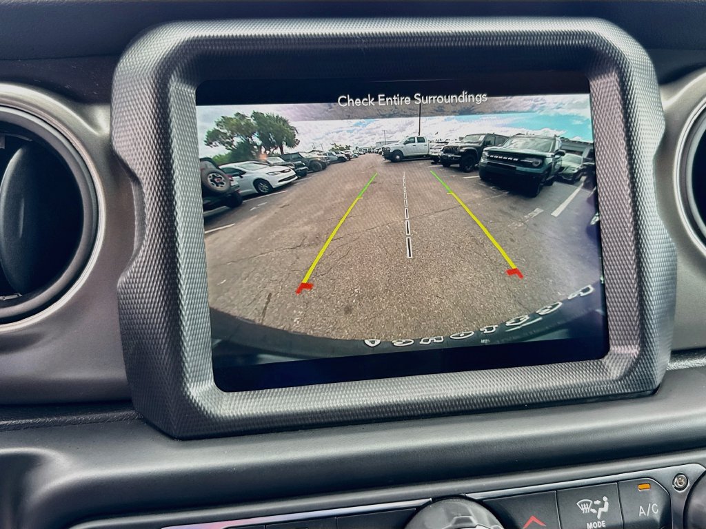 Certified 2023 Jeep Wrangler Unlimited w/ Sun & Screen Package AWD/4WD image 14