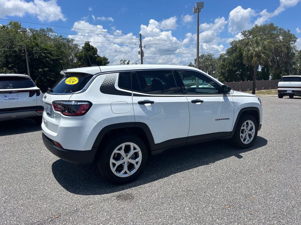 Used 2024 Jeep Compass Sport w/ Mopar Graphics Package AWD/4WD image 5