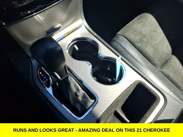 Used 2021 Jeep Grand Cherokee Laredo X image 22