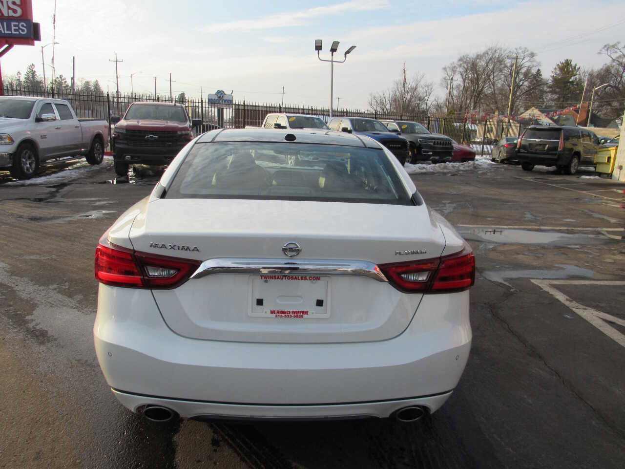 Used 2016 Nissan Maxima Platinum w/ Interior Lighting Package image 6