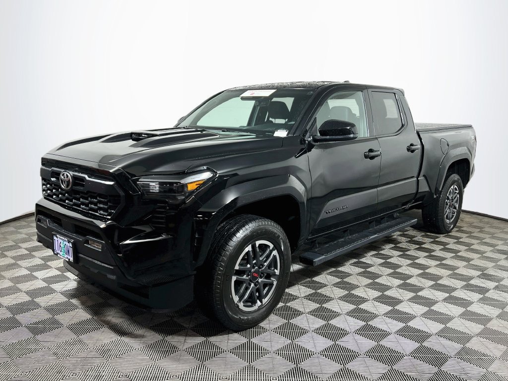 Certified 2025 Toyota Tacoma TRD Sport AWD/4WD image 3
