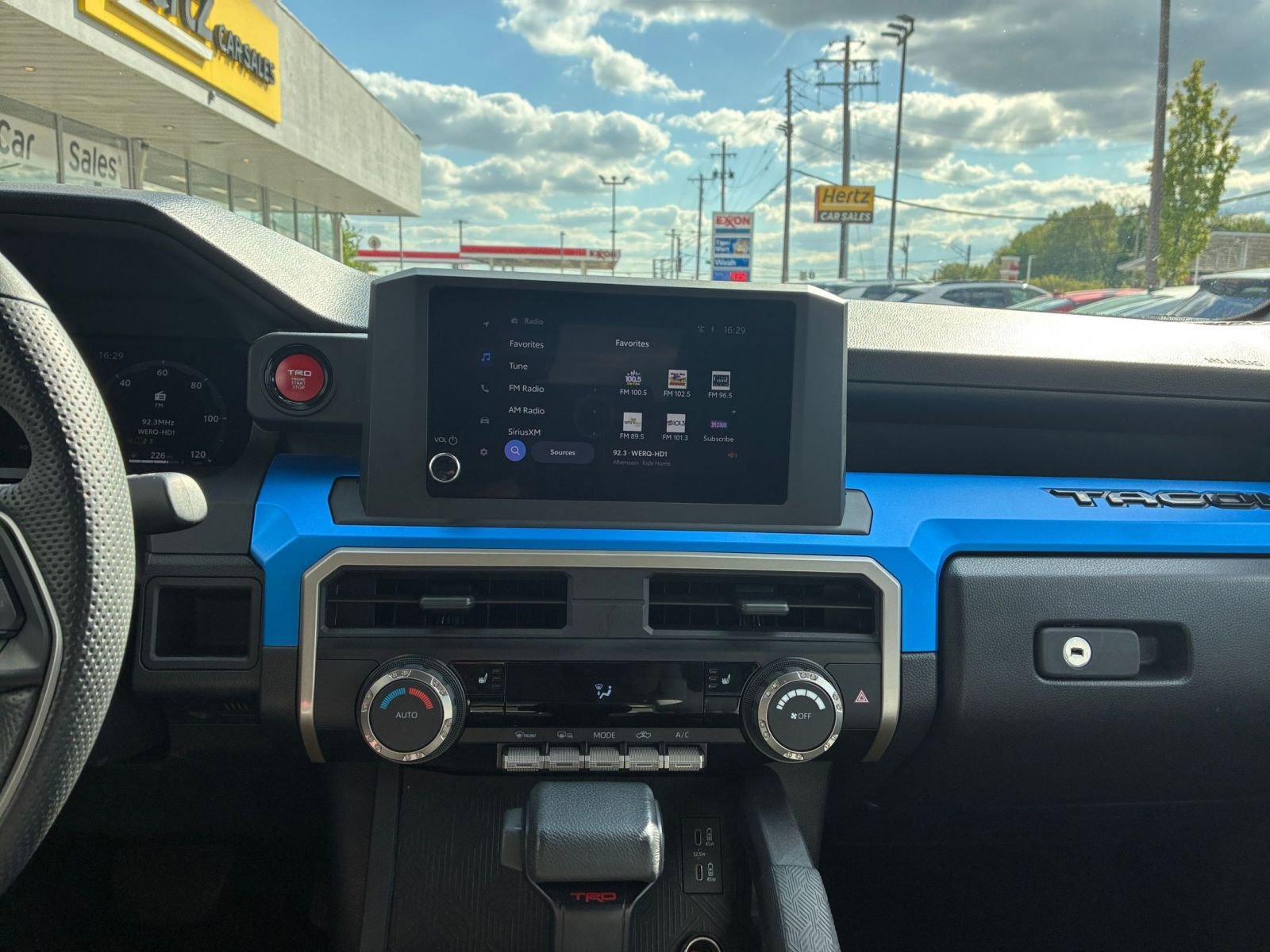 Used 2025 Toyota Tacoma TRD Off-Road AWD/4WD image 17