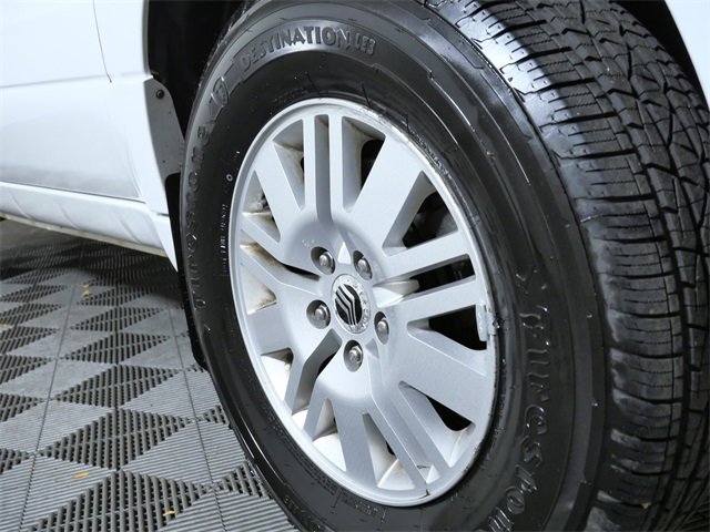 Used 2005 Mercury Mariner Luxury image 2