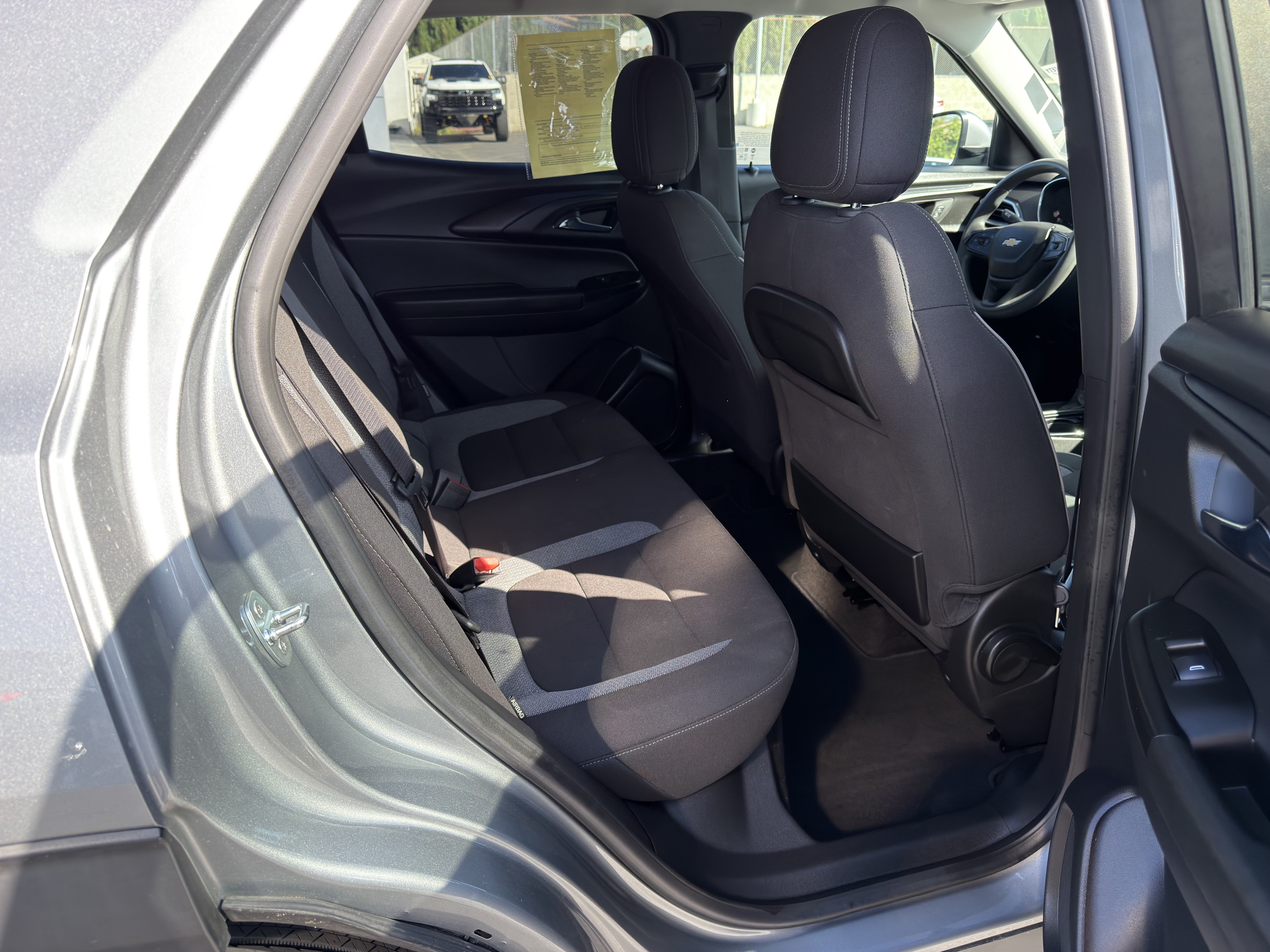 Used 2023 Chevrolet TrailBlazer LT FWD image 12