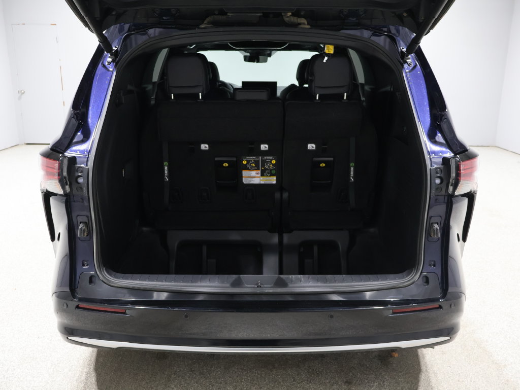 Used 2026 Toyota Sienna Platinum AWD/4WD image 21