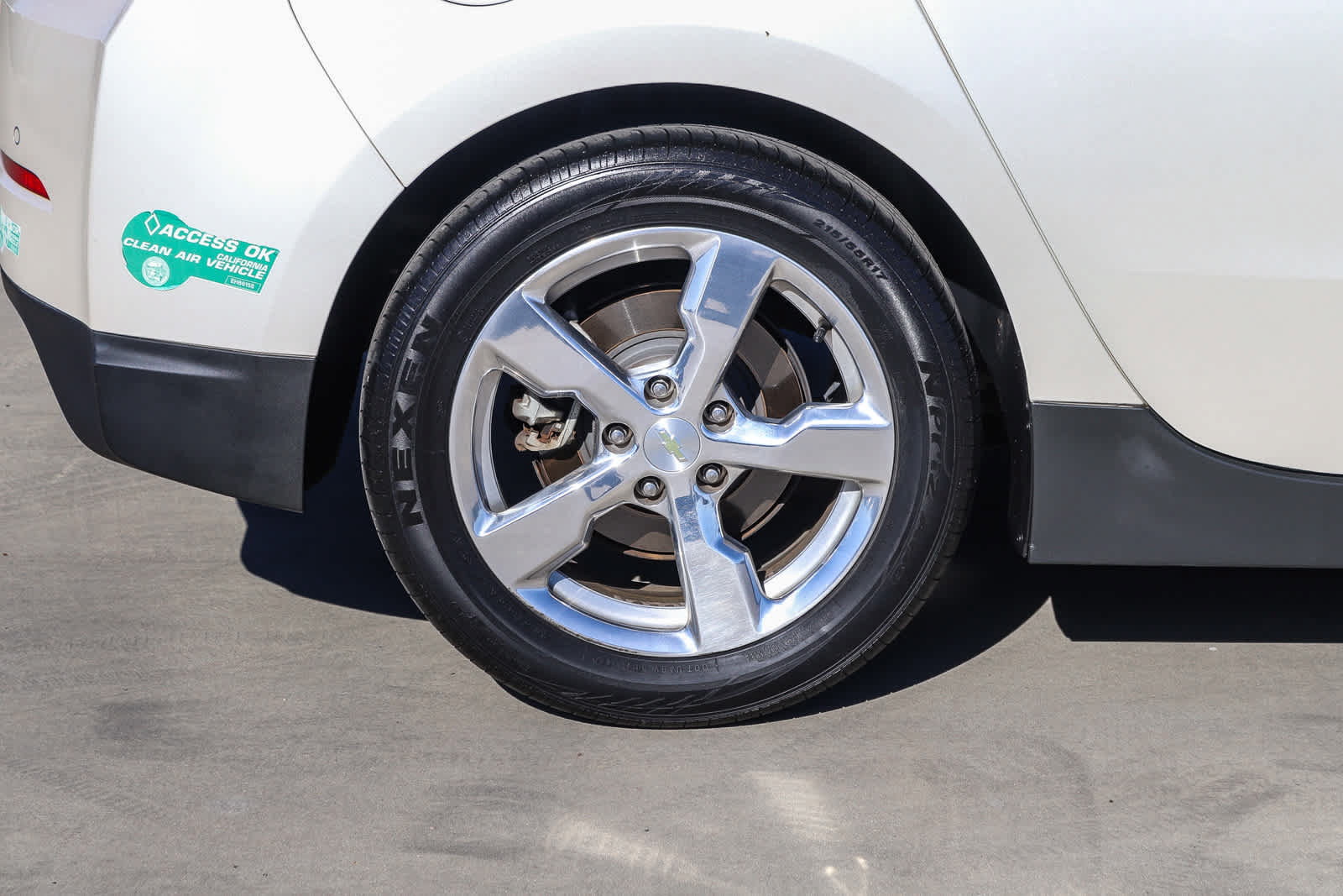 Used 2013 Chevrolet Volt Premium w/ Premium Trim Package FWD image 11