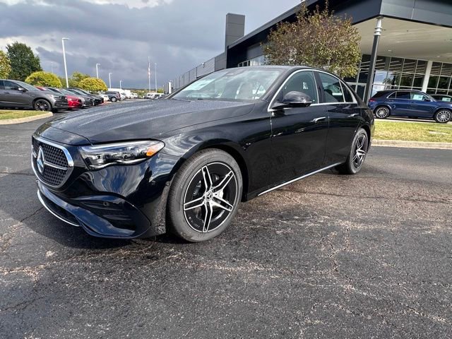 New 2026 Mercedes-Benz E 350 4MATIC Sedan image 4