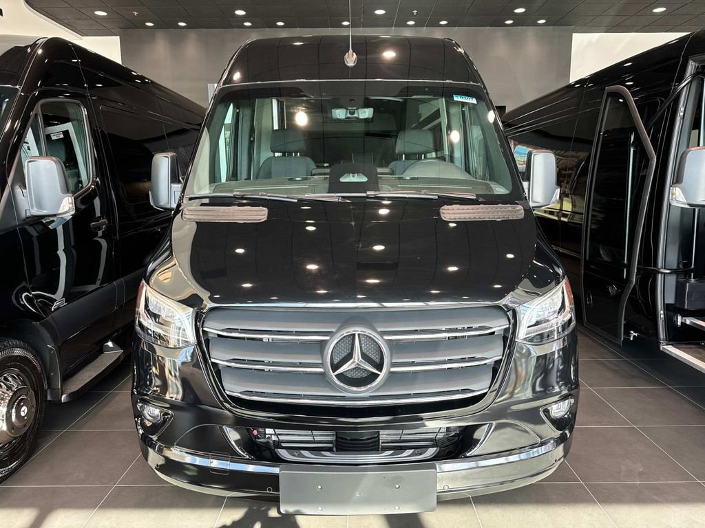Used 2025 Mercedes-Benz Sprinter 3500 image 2