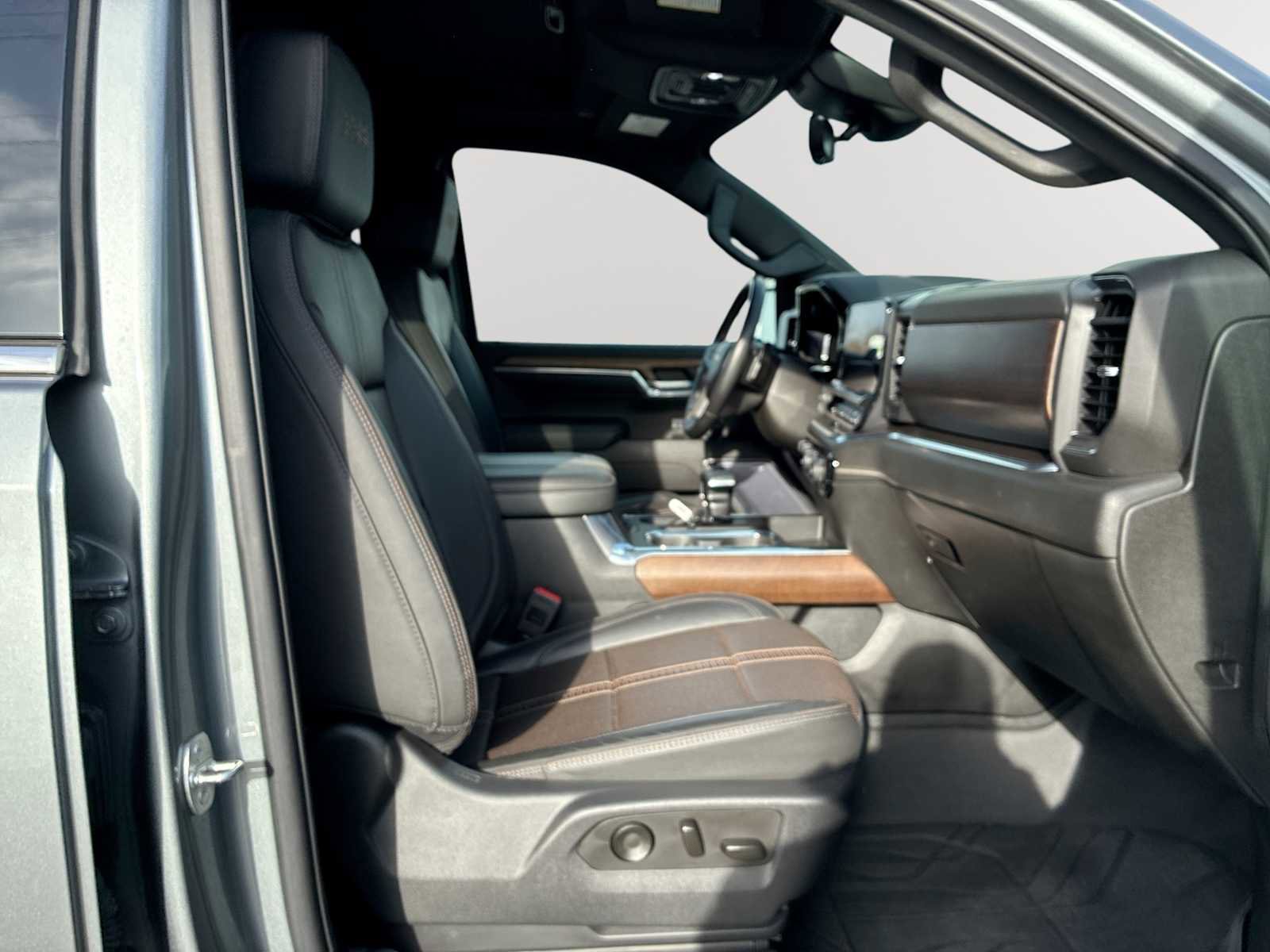 Certified 2023 Chevrolet Silverado 1500 High Country w/ High Country Premium Package image 29