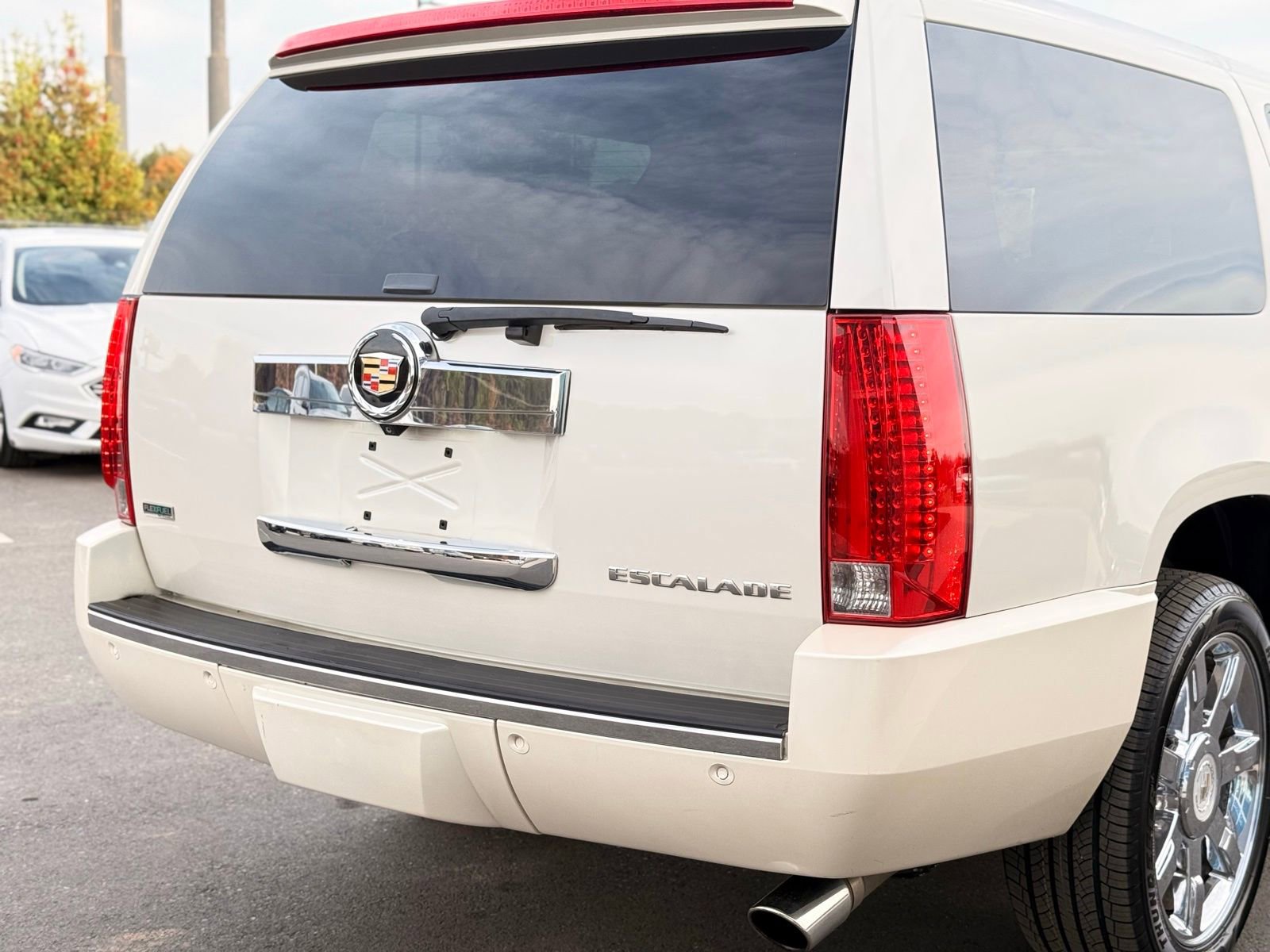Used 2012 Cadillac Escalade ESV Luxury image 51