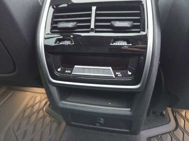 Used 2020 BMW X5 xDrive40i w/ M Sport Package image 18