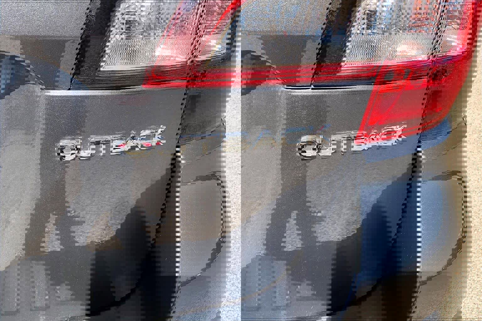 Used 2019 Subaru Outback 2.5i Limited w/ Popular Package #2 image 9