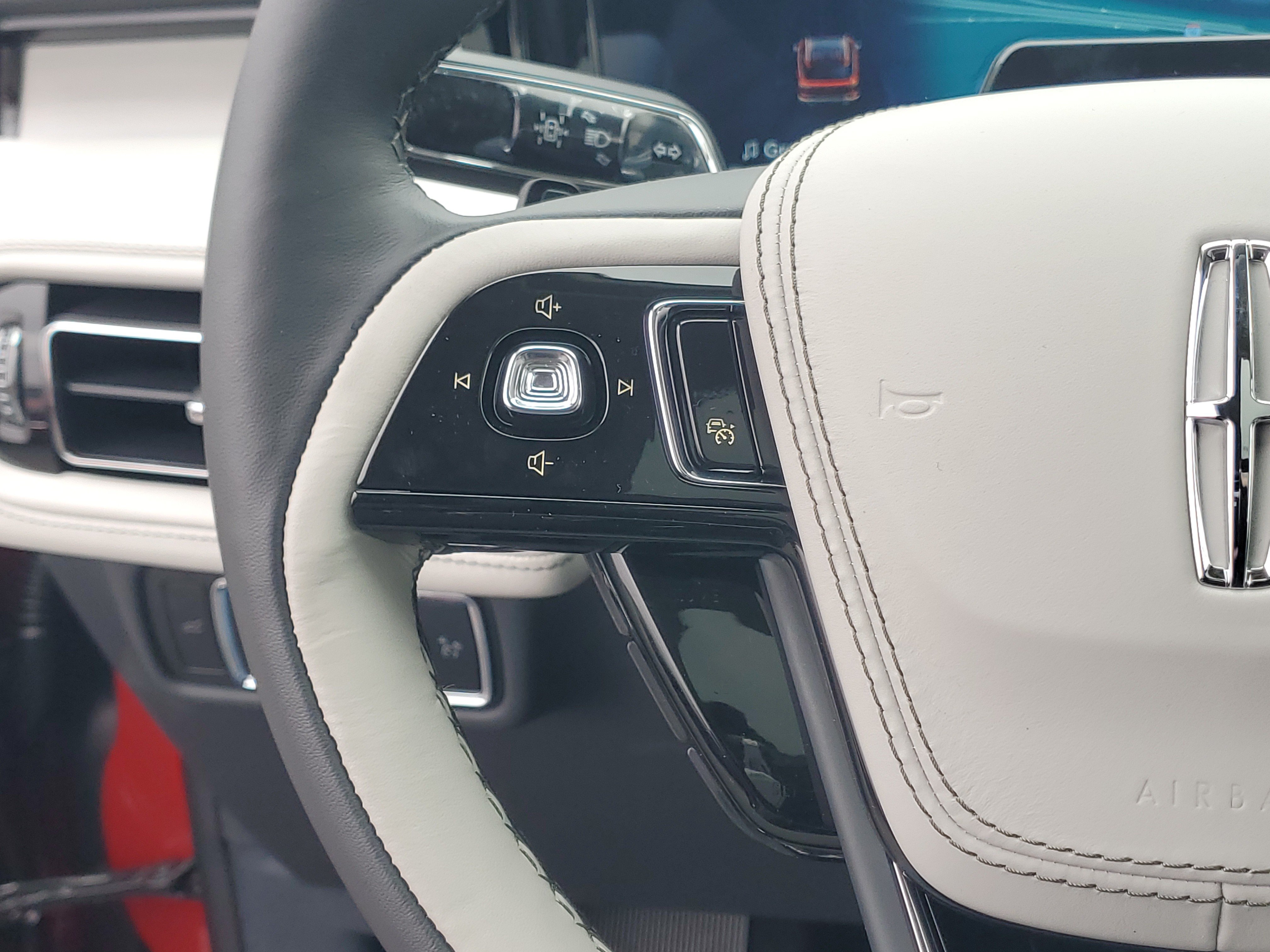 New 2026 Lincoln Aviator Reserve AWD/4WD image 16