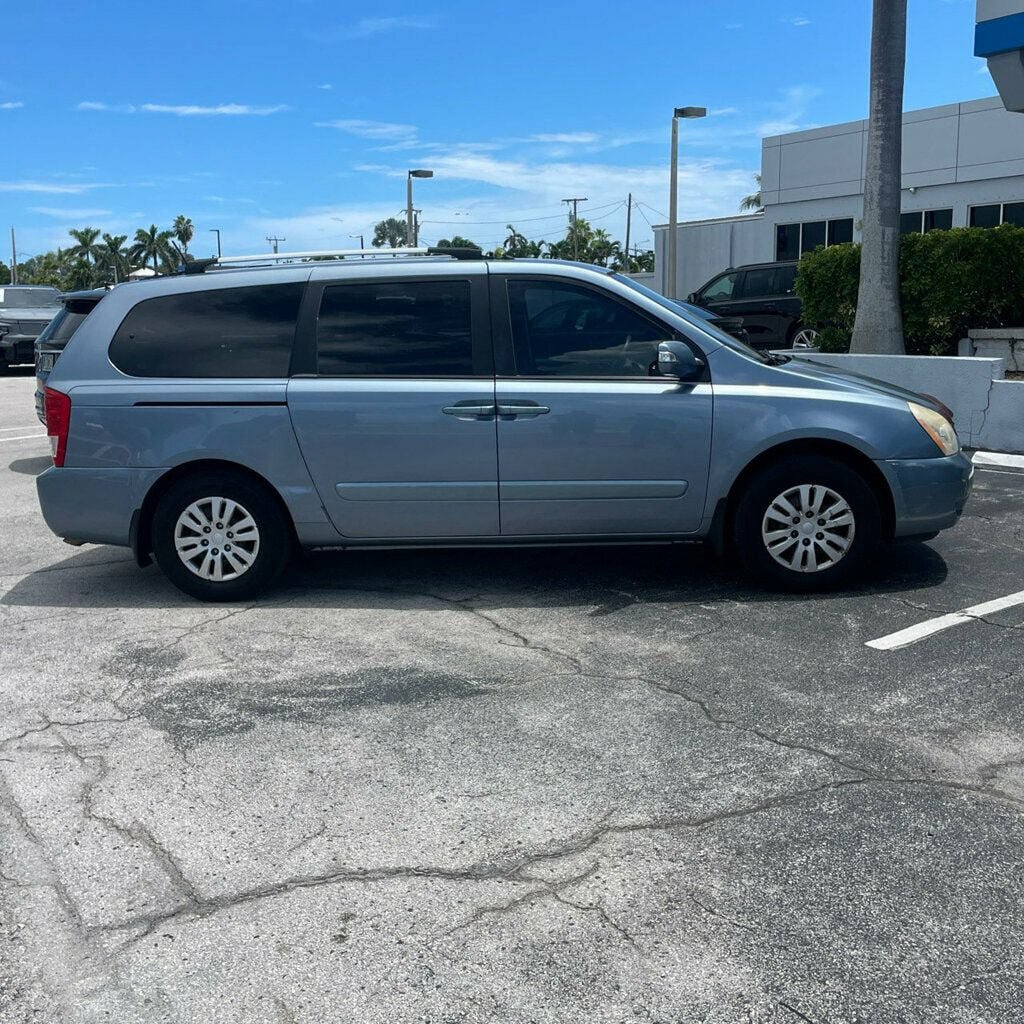 Used 2012 Kia Sedona LX FWD image 5