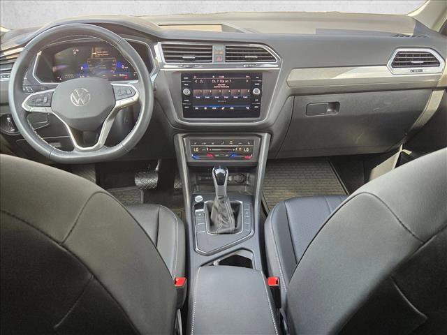 Used 2024 Volkswagen Tiguan SE image 17