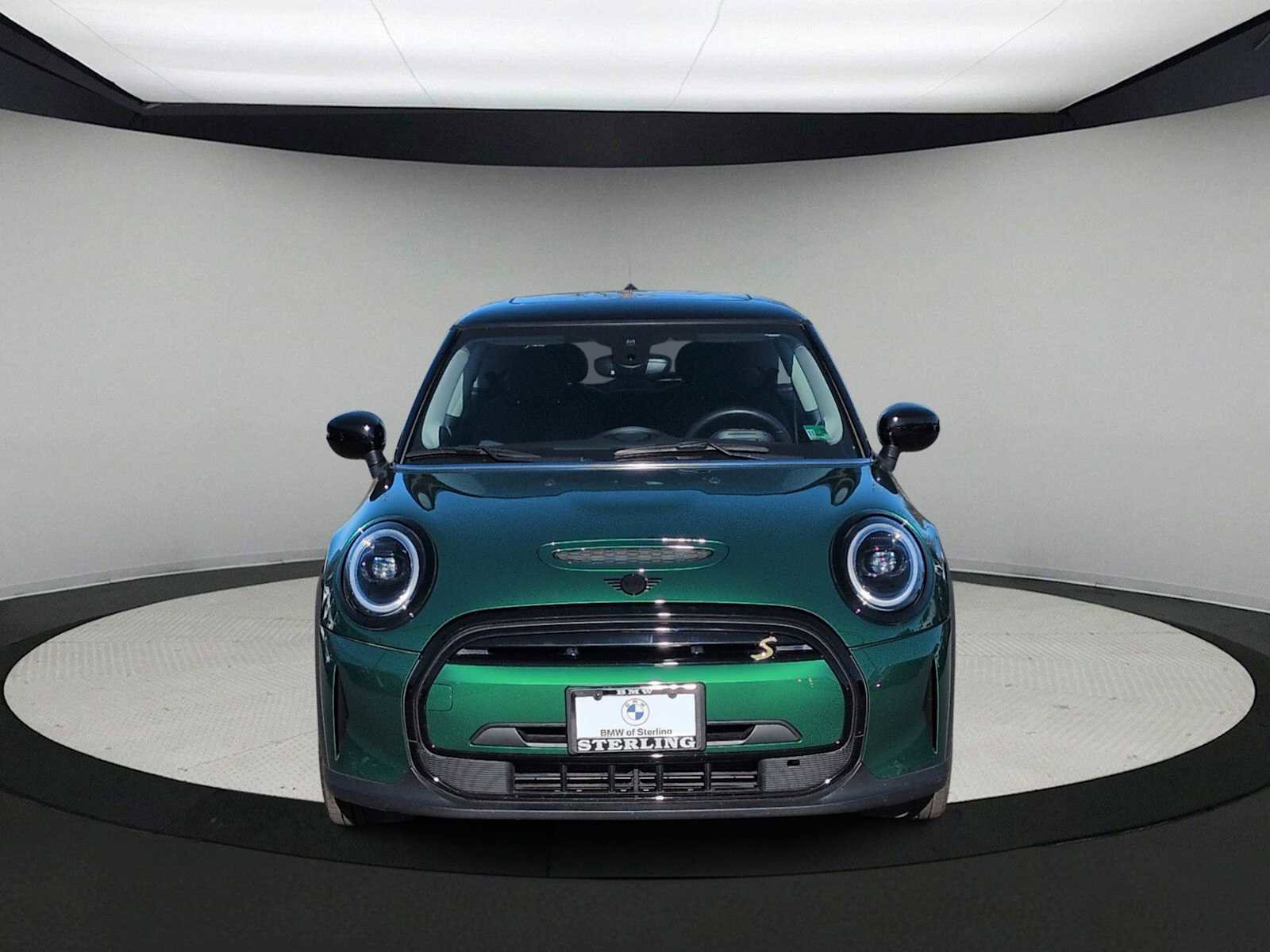 Certified 2024 MINI Cooper SE image 3