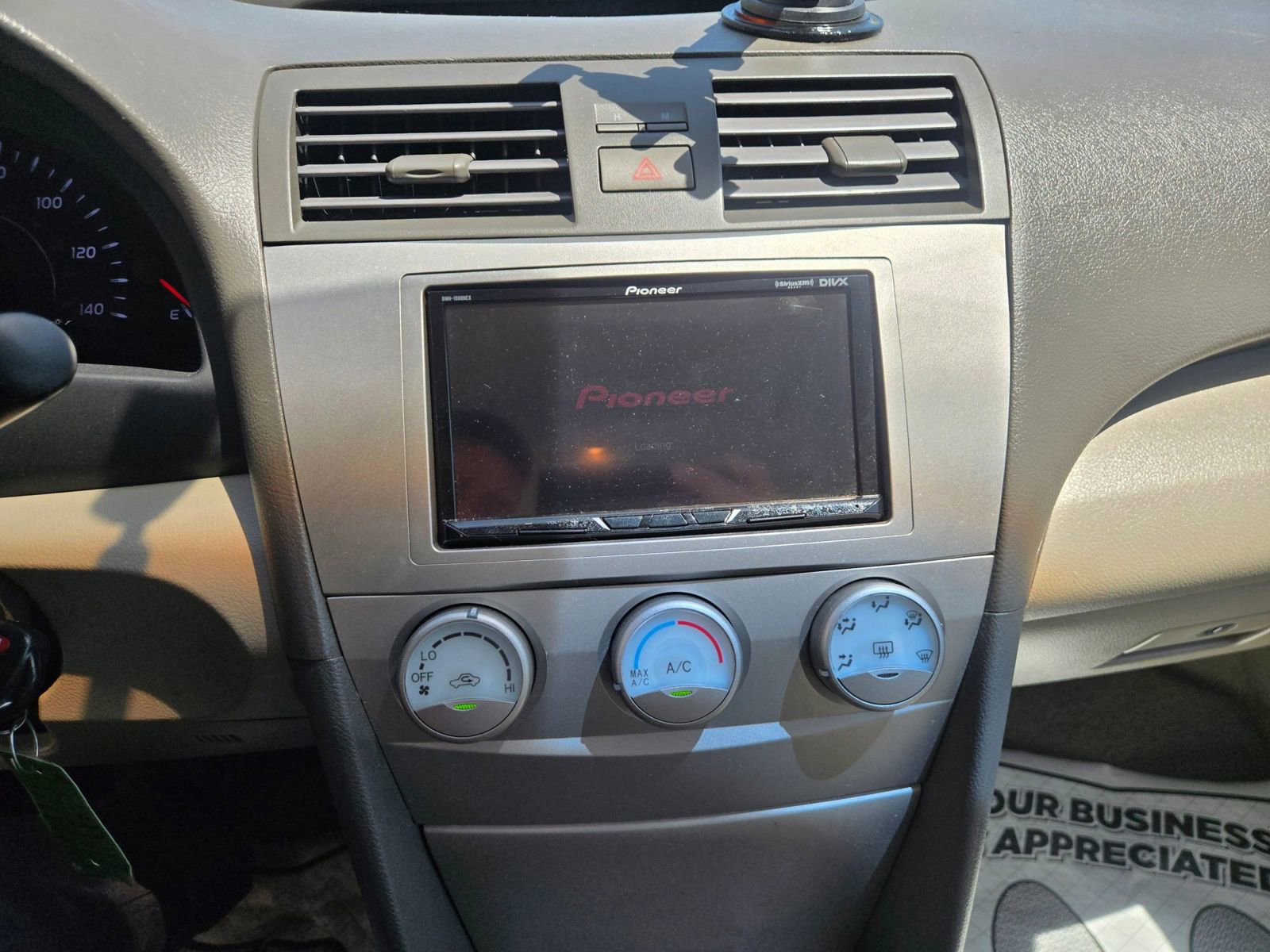 Used 2011 Toyota Camry LE image 7