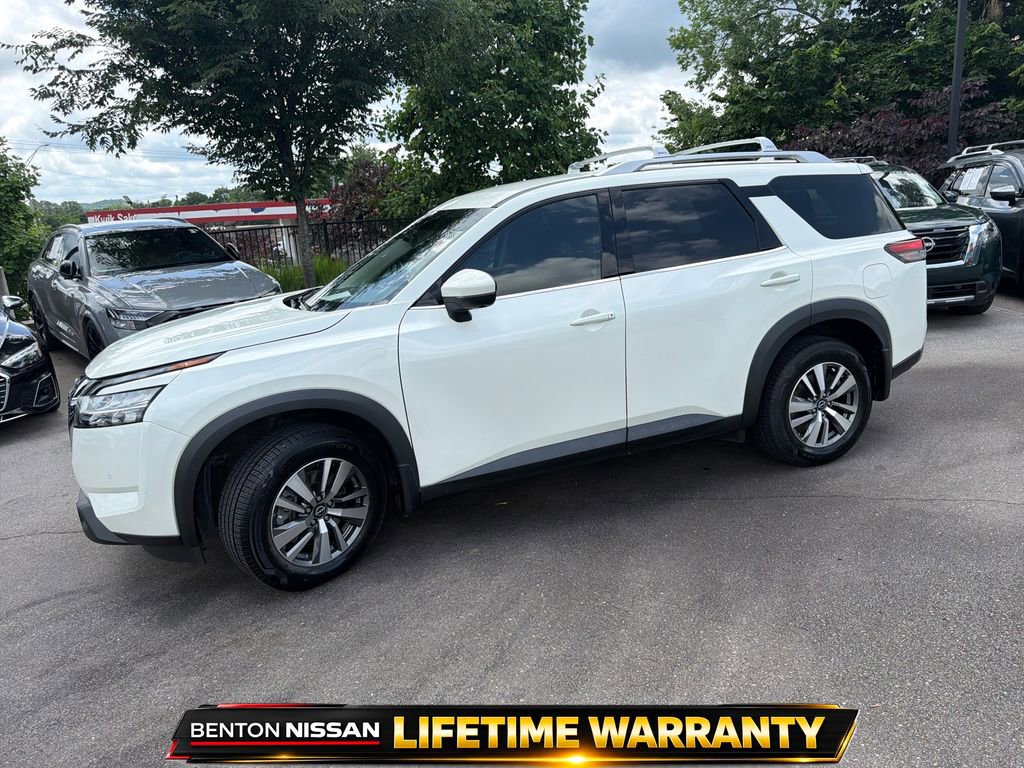 Used 2023 Nissan Pathfinder SL FWD image 4