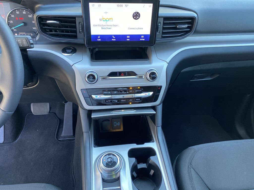 Used 2024 Ford Explorer XLT RWD image 16