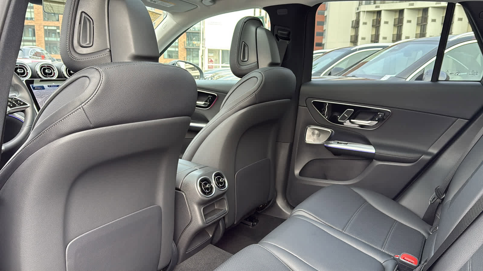New 2025 Mercedes-Benz GLC 350e 4MATIC image 28