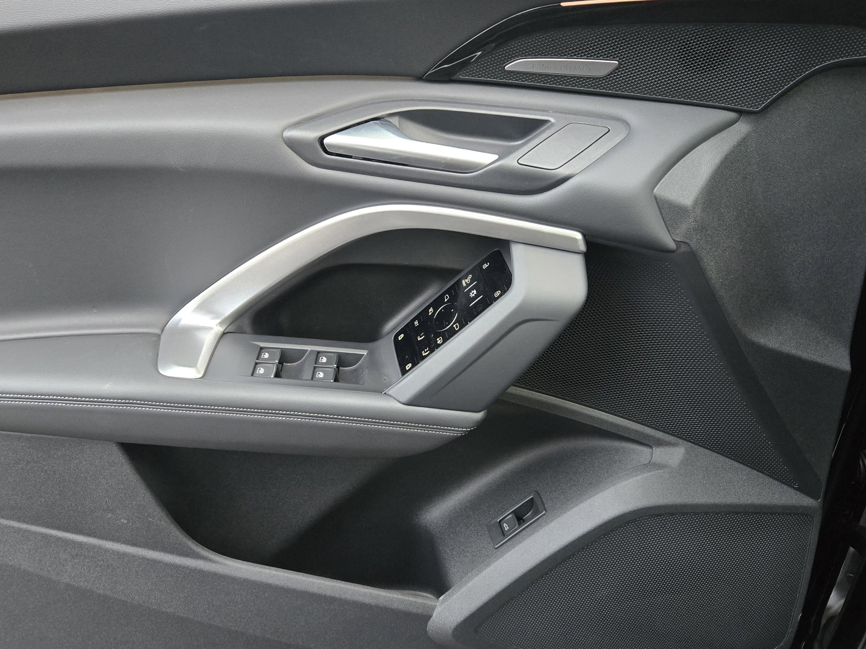 New 2025 Audi Q5 Prestige image 13