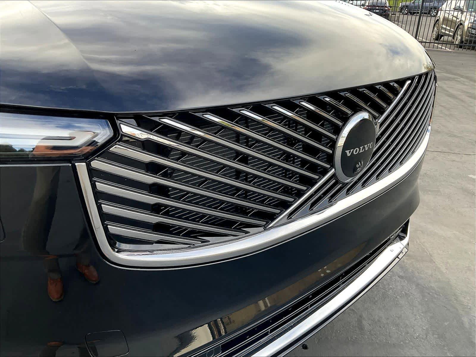 New 2026 Volvo XC90 B5 Plus w/ Protection Package Premier AWD/4WD image 34