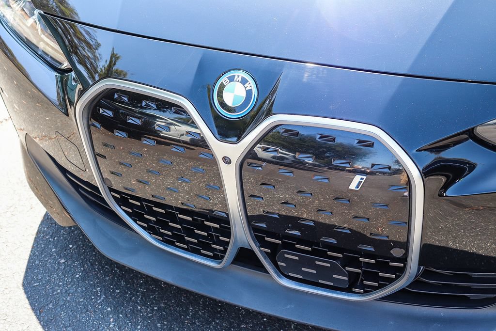 Used 2023 BMW i4 eDrive40 RWD image 11