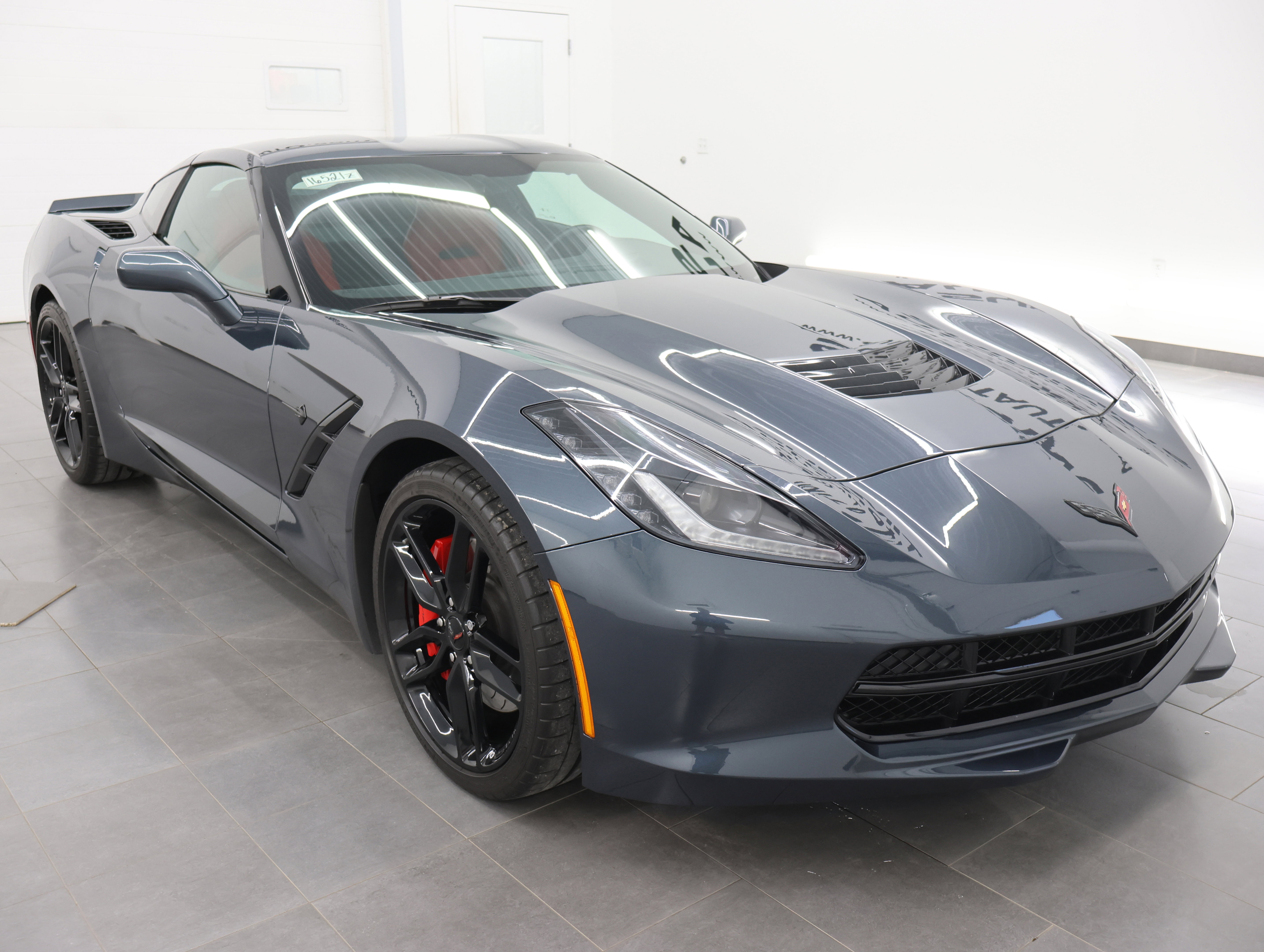 Used 2019 Chevrolet Corvette Stingray Coupe w/ Carbon Flash Badge Package RWD image 2