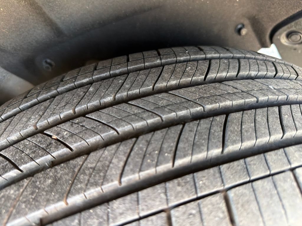 Used 2025 Toyota RAV4 XLE AWD/4WD image 29