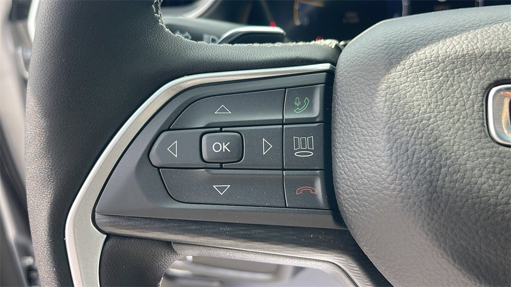 New 2025 Jeep Grand Cherokee L Laredo image 24